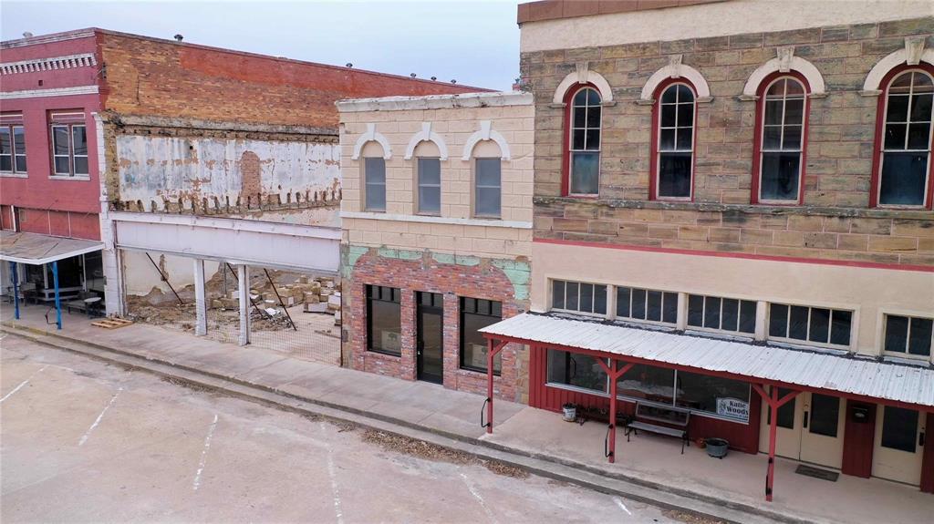 111 West Gilbert Street Henrietta, TX 76365 - Photo 9 of 28