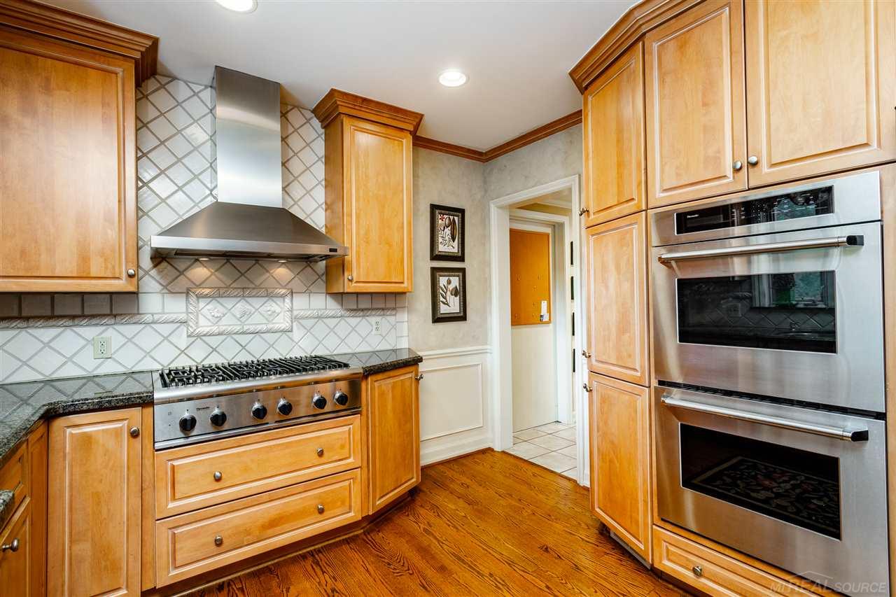 521 Renaud Road Grosse Pointe, MI 48236 - Photo 17 of 89 50035421-16.JPG