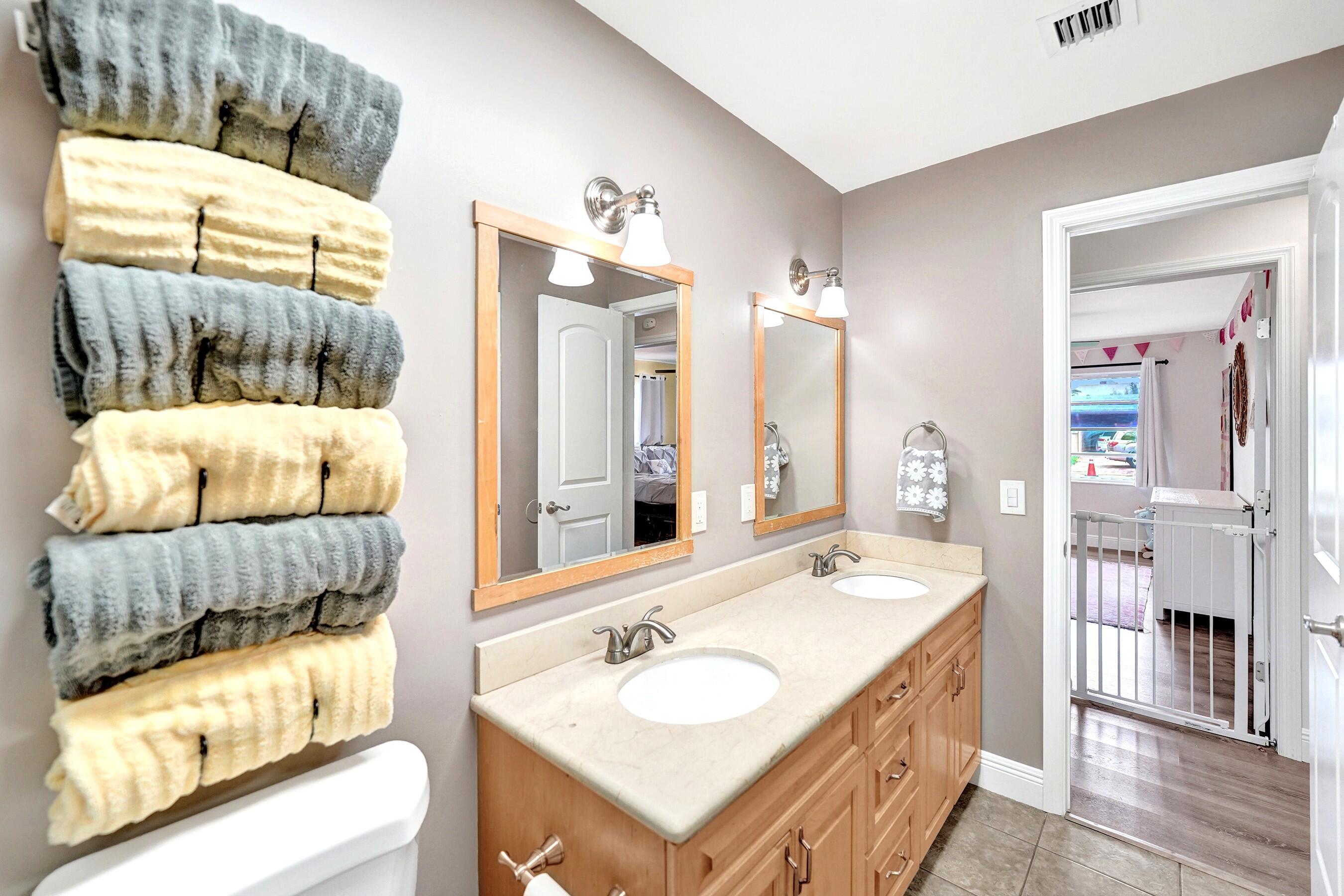 1341 North 30th Road Hollywood, FL 33021 - Photo 36 of 61 DSC08411