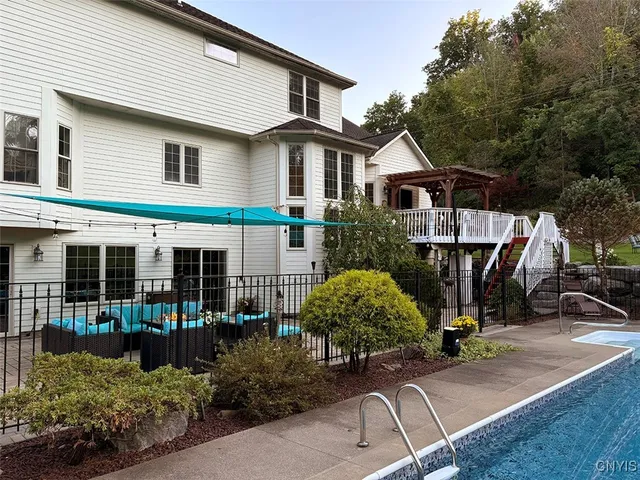 $1,095,000 | 7987 Blarney Stone Way, Manlius, NY 13104