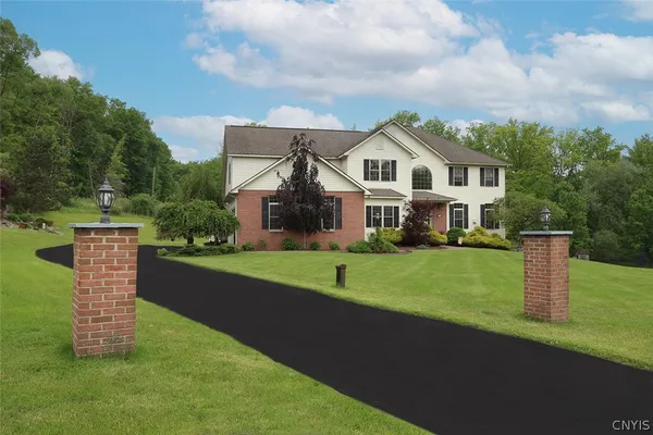 $1,095,000 | 7987 Blarney Stone Way, Manlius, NY 13104