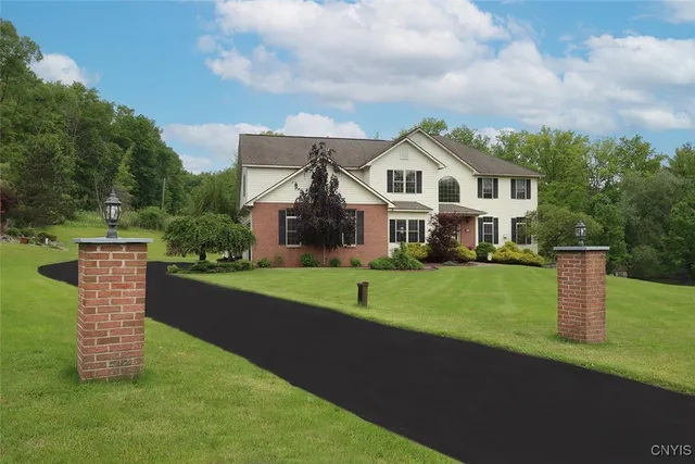 $1,095,000 | 7987 Blarney Stone Way, Manlius, NY 13104