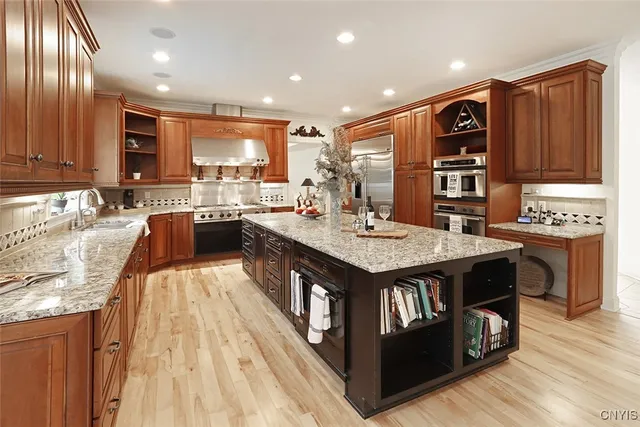 $1,095,000 | 7987 Blarney Stone Way, Manlius, NY 13104