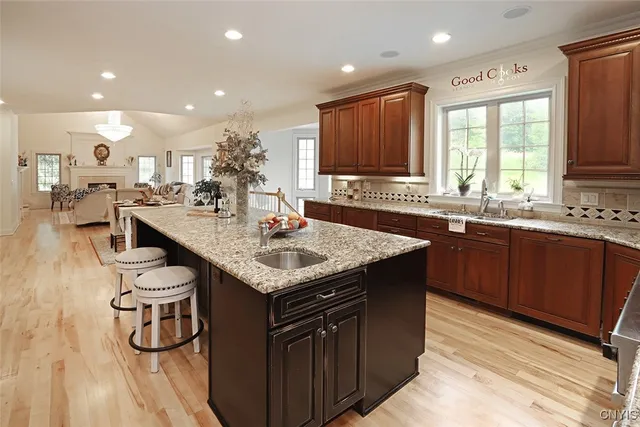 $1,095,000 | 7987 Blarney Stone Way, Manlius, NY 13104