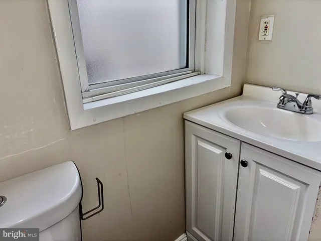 $1,350 | 831 South 59th Street, Philadelphia, PA 19143