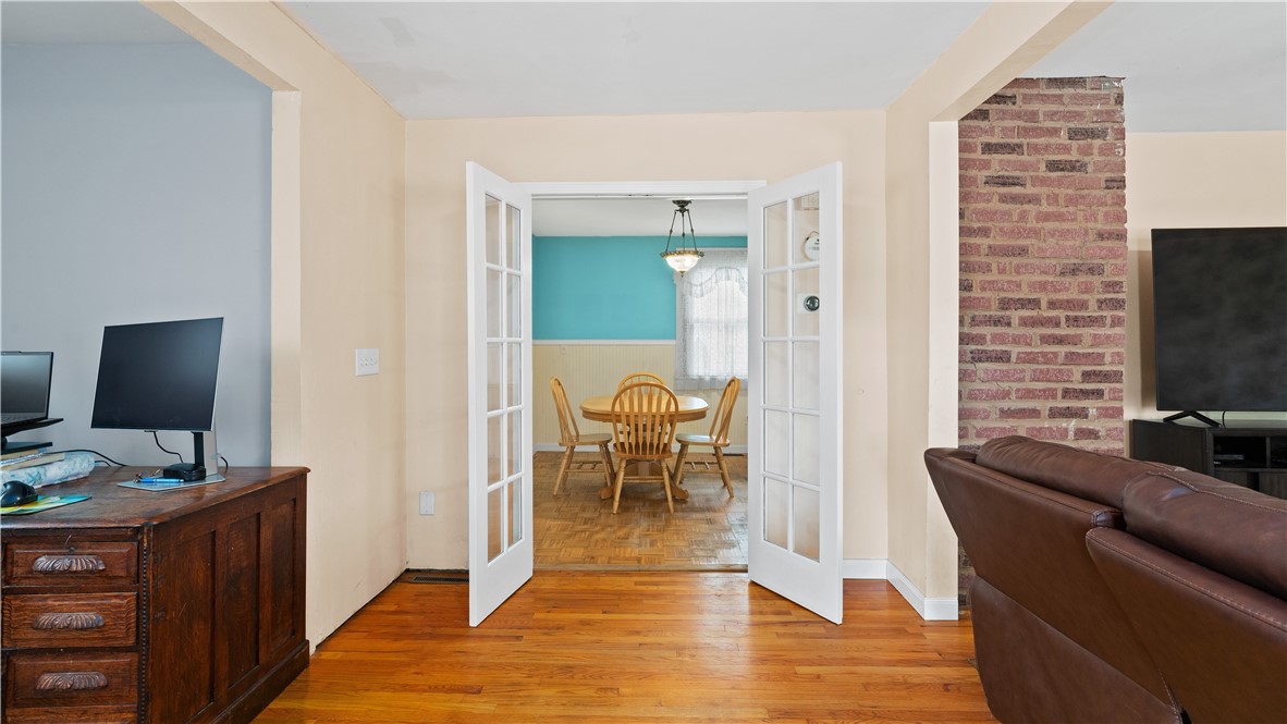 427 Elm Street Warwick, RI 02888 - Photo 6 of 36