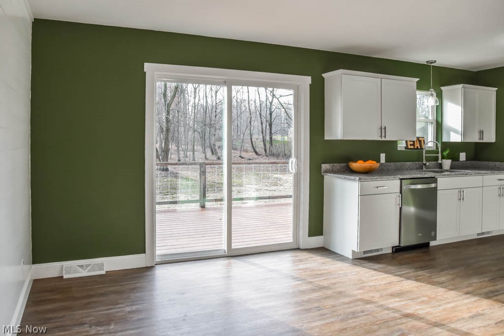 396 Akron Road Wadsworth, OH 44281 - Photo 3 of 29 Dinette