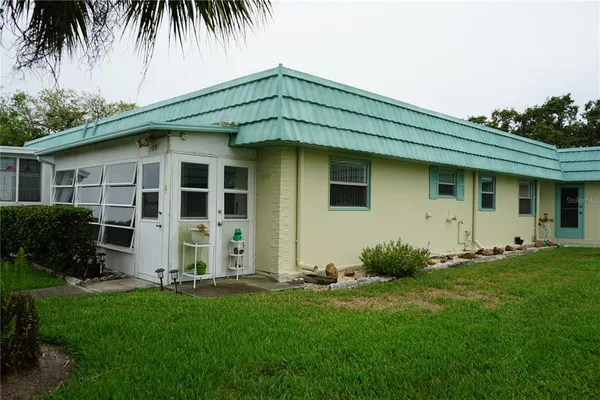 $1,500 | 101 Cambridge Trail, Unit 205, Sun City Center, FL 33573