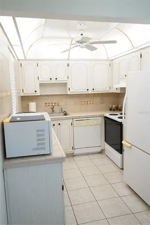 $1,500 | 101 Cambridge Trail, Unit 205, Sun City Center, FL 33573