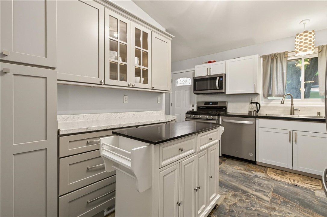 624 Pinnacle Road Henrietta, NY 14534 - Photo 16 of 41