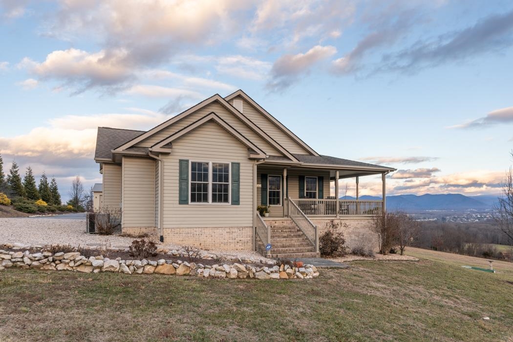 1258 Batman Road Shenandoah, VA 22849 - Photo 4 of 74 Gallery Image 4