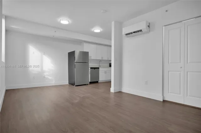 $1,700 | 1620 Northwest 18th Street, Unit 304, Miami, FL 33125