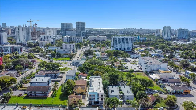 $1,700 | 1620 Northwest 18th Street, Unit 304, Miami, FL 33125