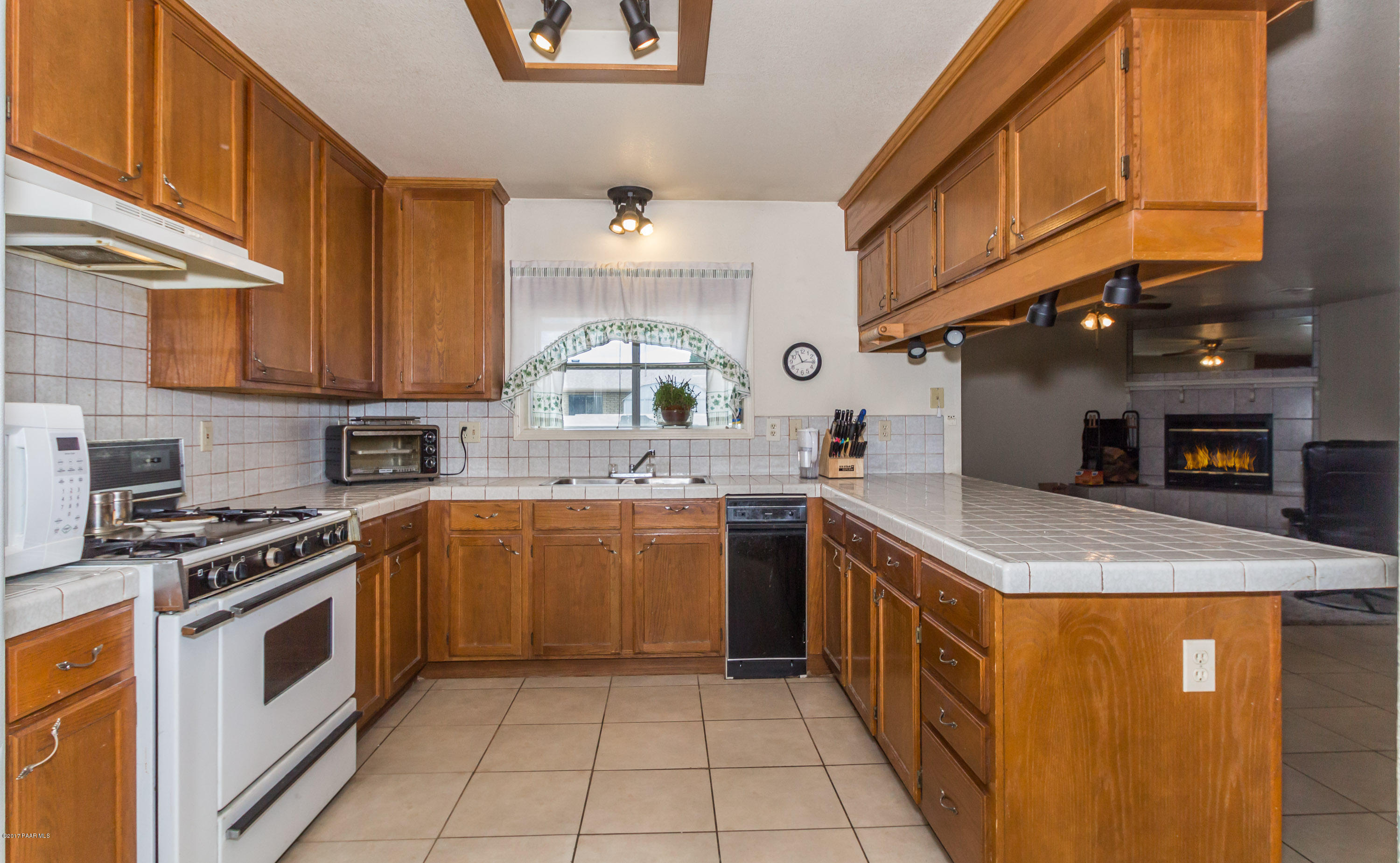 004_Kitchen