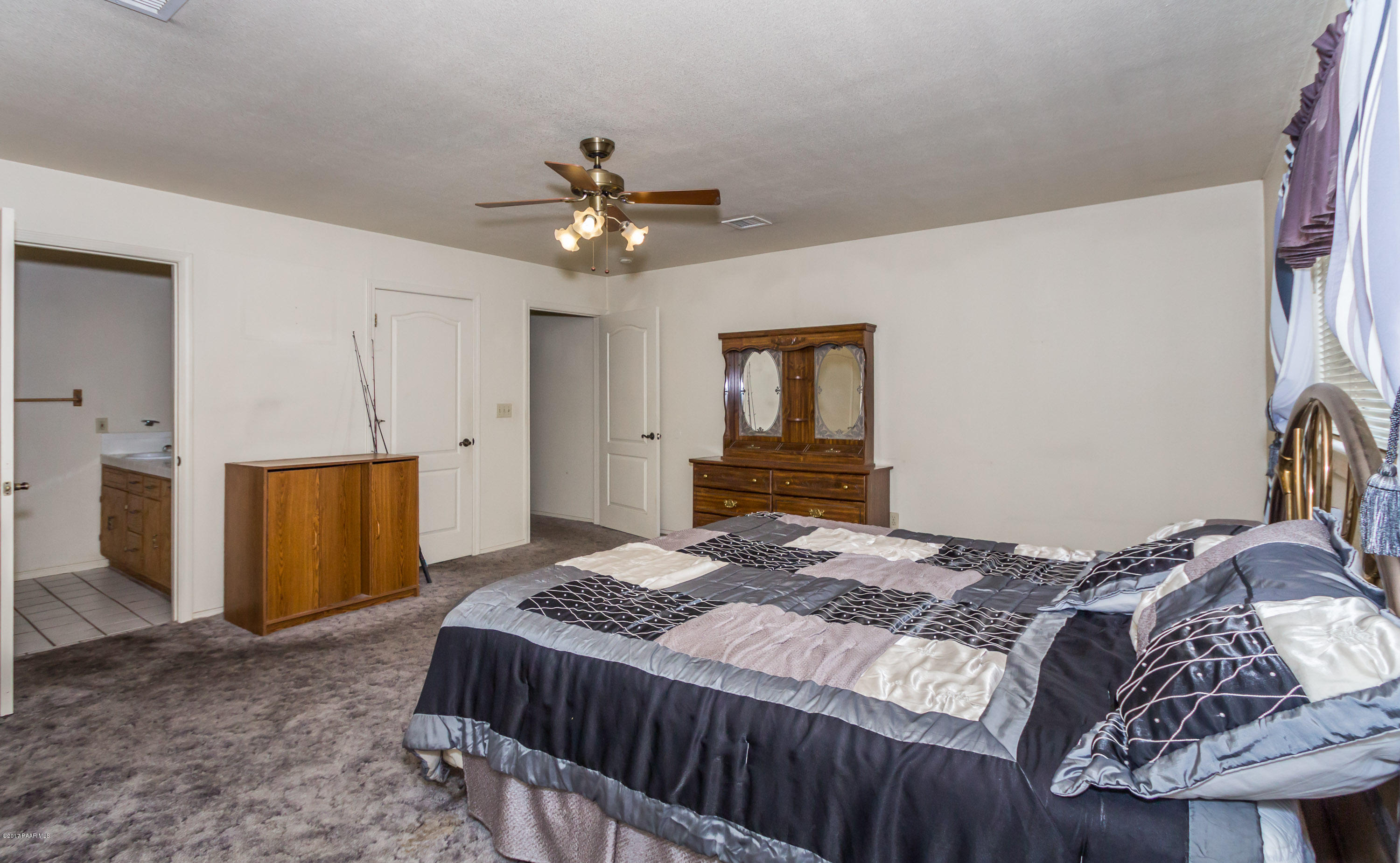 8091 East Gale Road, Unit 2 Prescott Valley, AZ 86314 - Photo 9 of 15 009_Master Bedroom
