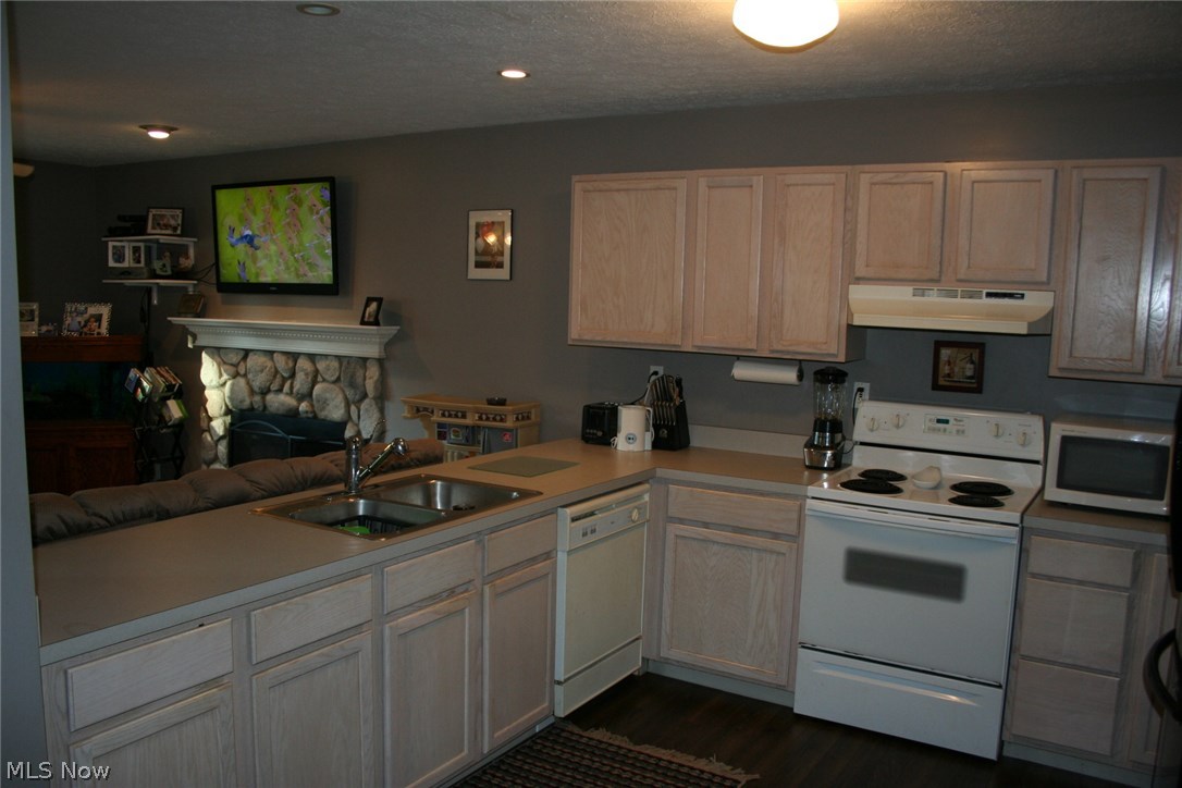 33979 Harding Avenue North Ridgeville, OH 44039 - Photo 8 of 23