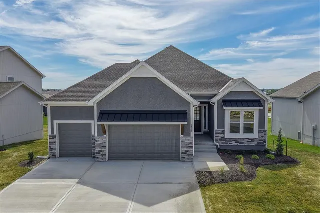 $750,000 | 1715 Southwest Arbor Park Drive, Lee's Summit, MO 64082