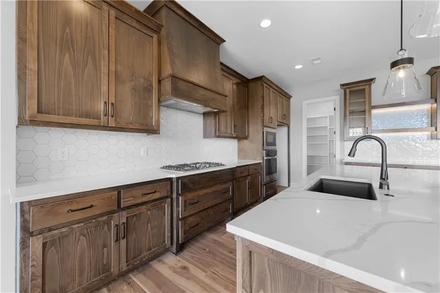 $750,000 | 1715 Southwest Arbor Park Drive, Lee's Summit, MO 64082