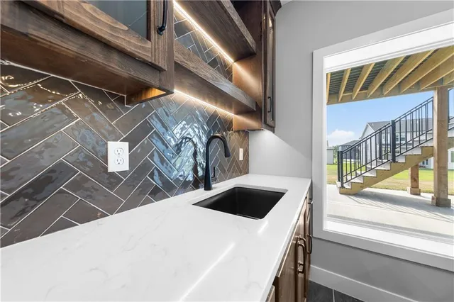 $750,000 | 1715 Southwest Arbor Park Drive, Lee's Summit, MO 64082