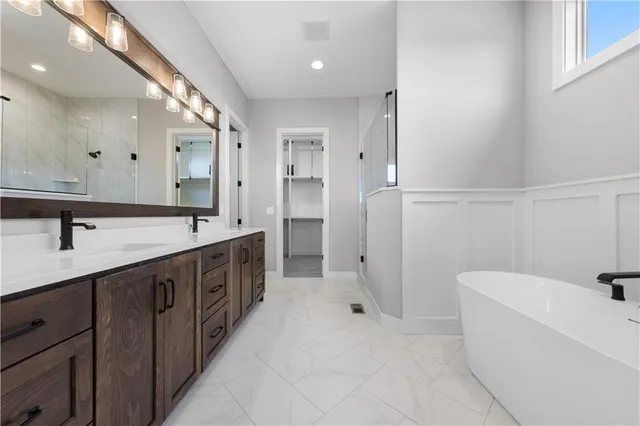 $750,000 | 1715 Southwest Arbor Park Drive, Lee's Summit, MO 64082