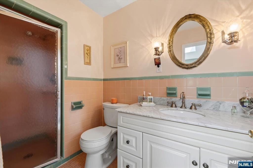 629 Lawlins Road Wyckoff, NJ 07481 - Photo 20 of 29 Gallery Image 20