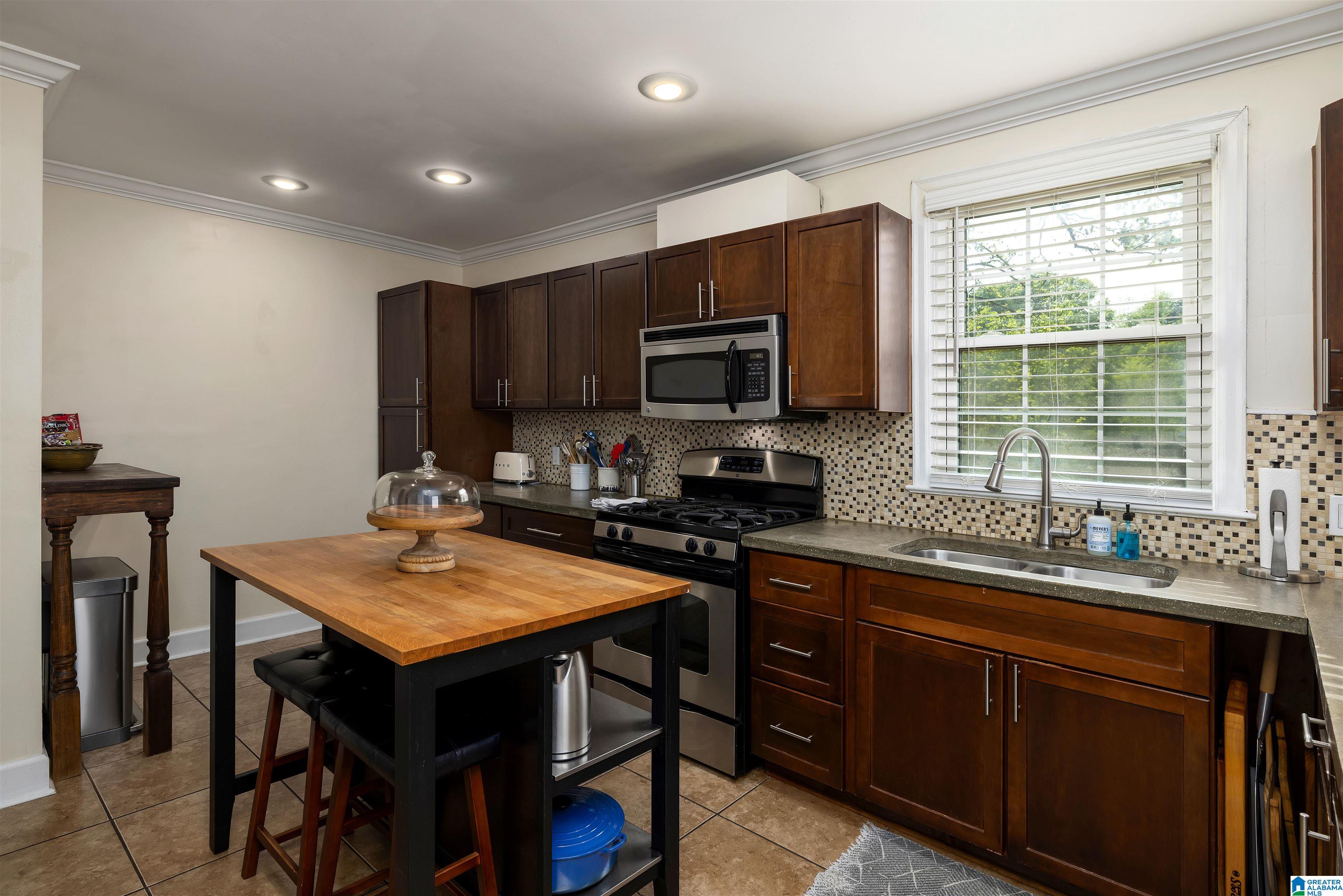 720 48th Street South Birmingham, AL 35222 - Photo 12 of 29