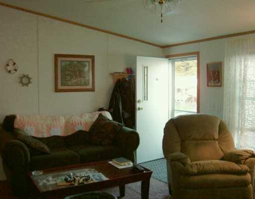 334 Castle Road Washington, PA 15301 - Photo 7 of 8 Living Room.