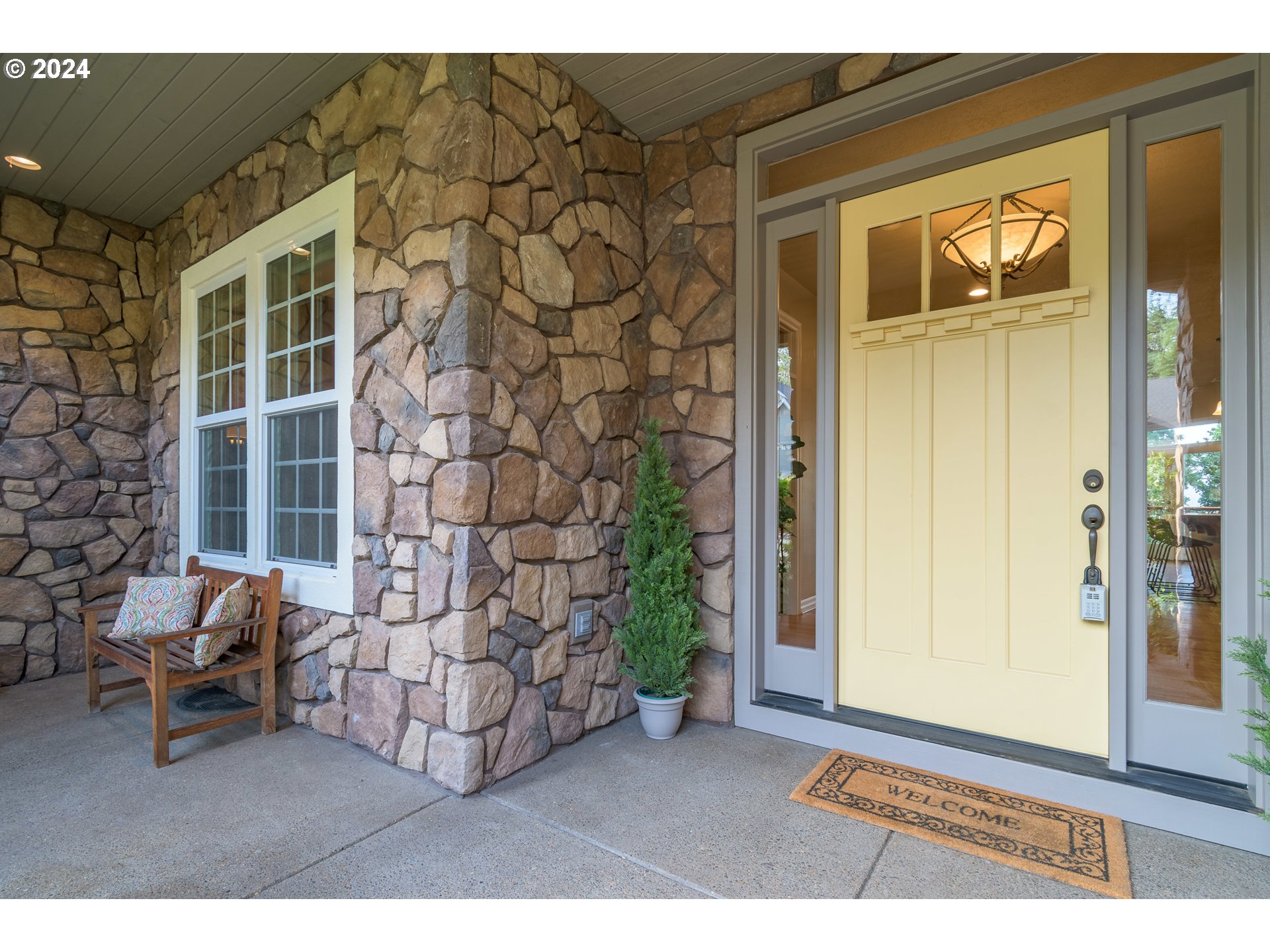 6164 Fernhill Loop Springfield, OR 97478 - Photo 4 of 48 a living room with furniture and a window