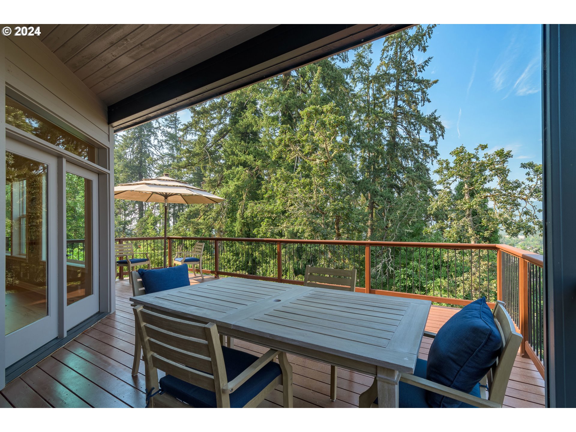 6164 Fernhill Loop Springfield, OR 97478 - Photo 10 of 48 a view of sitting area with furniture