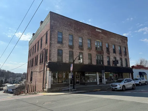 $1,100,000 | 106 Main Street, Spencer, MA 01562