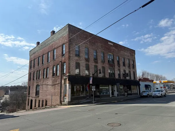 $1,100,000 | 106 Main Street, Spencer, MA 01562