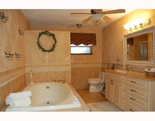 16620 Southwest 48th Street Southwest Ranches, FL 33331 - Photo 3 of 14 Bath/Spa Master