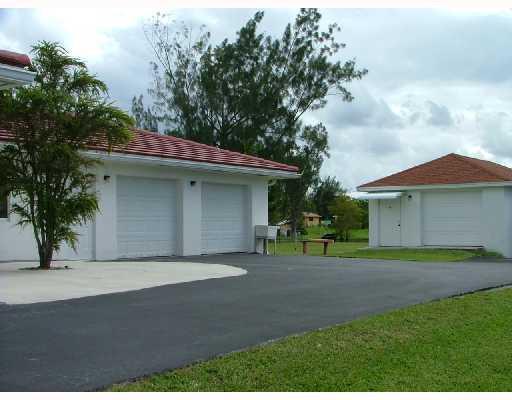 16620 Southwest 48th Street Southwest Ranches, FL 33331 - Photo 10 of 14 Yard/Garden