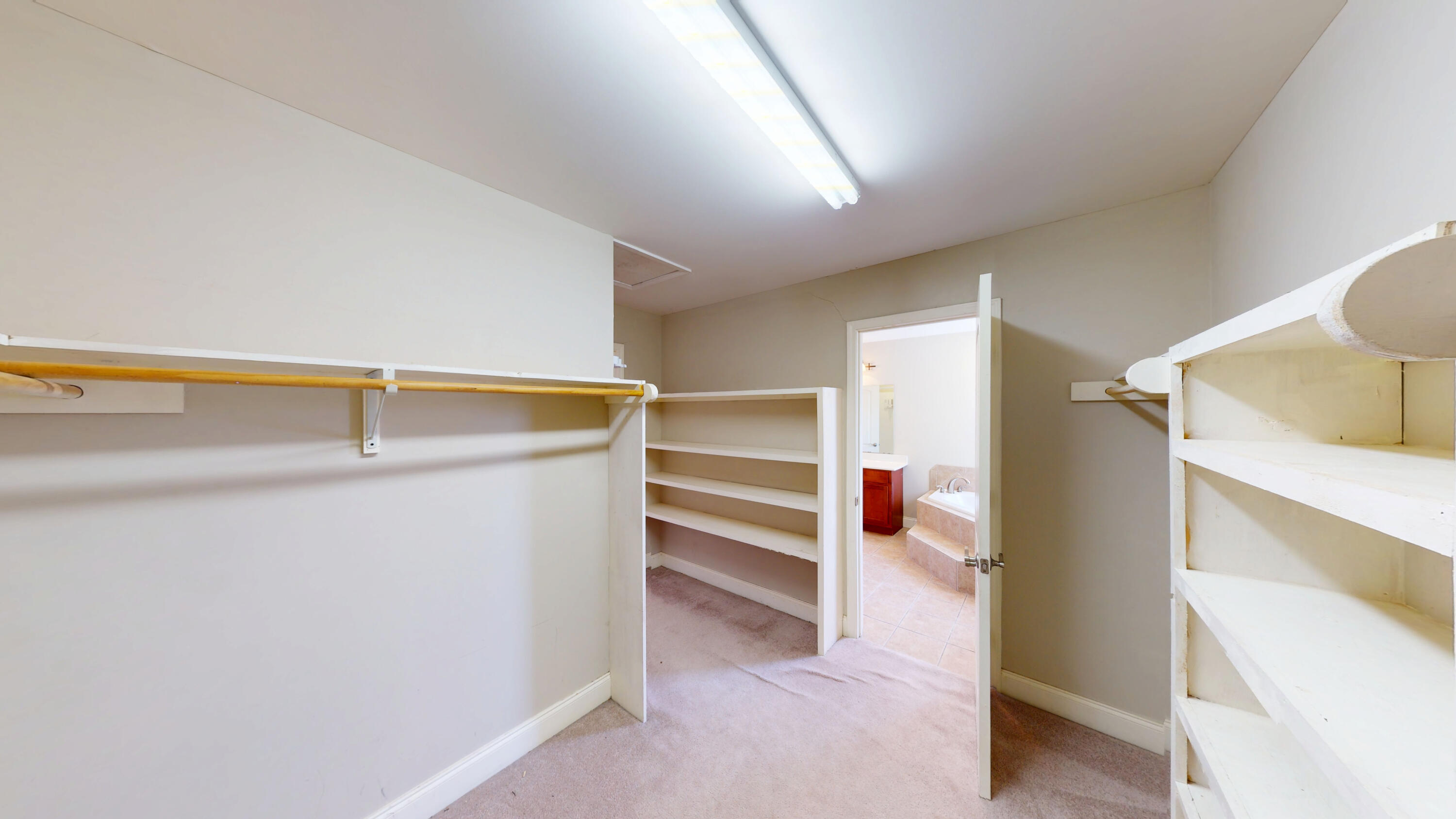 146 Hunters Walk Dayton, TN 37321 - Photo 18 of 33 14-Master Closet