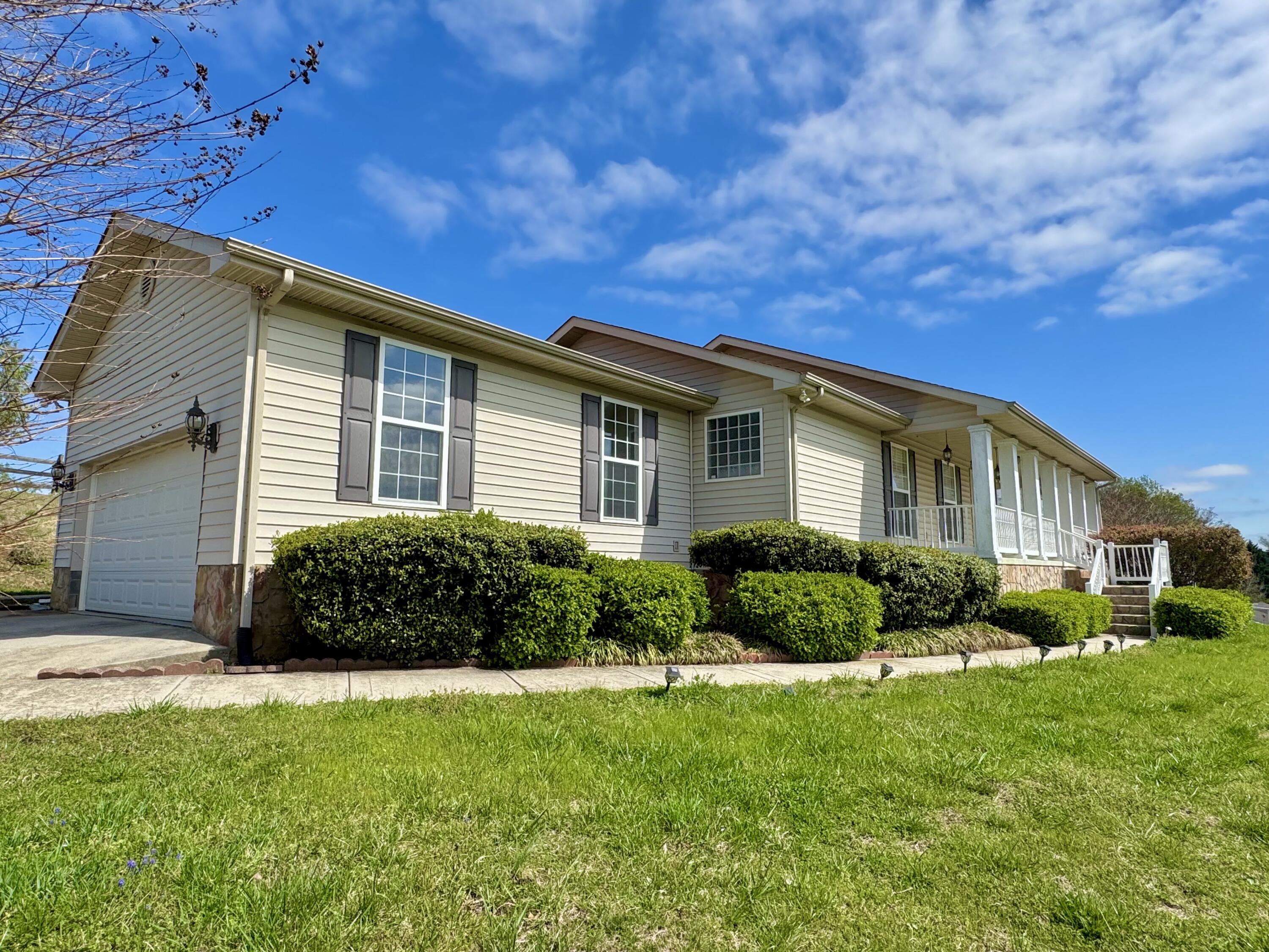 146 Hunters Walk Dayton, TN 37321 - Photo 2 of 33 2- Front