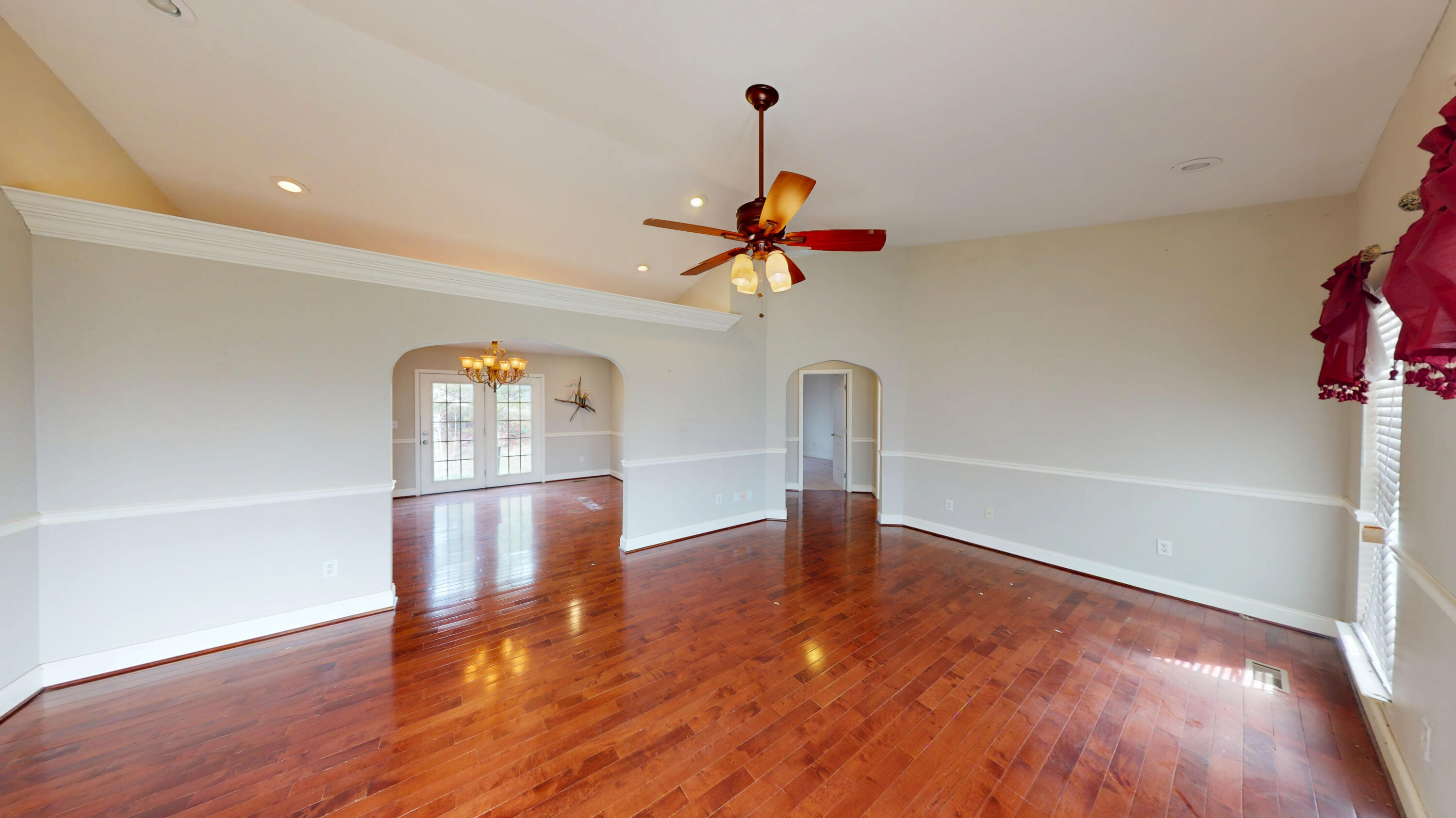 146 Hunters Walk Dayton, TN 37321 - Photo 7 of 33 5-Living Room 1