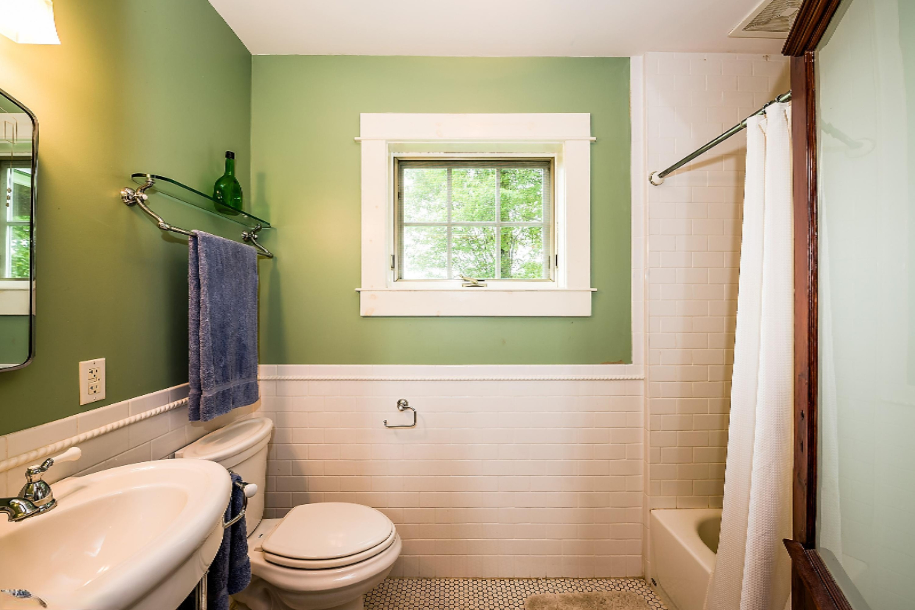 468 Mt Tabor Road Buchanan, MI 49107 - Photo 9 of 10 08_468MtTaborRd_8_Bathroom_HiRes