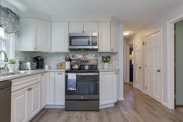 $575,000 | 27 Bedard Avenue, Derry, NH 03038