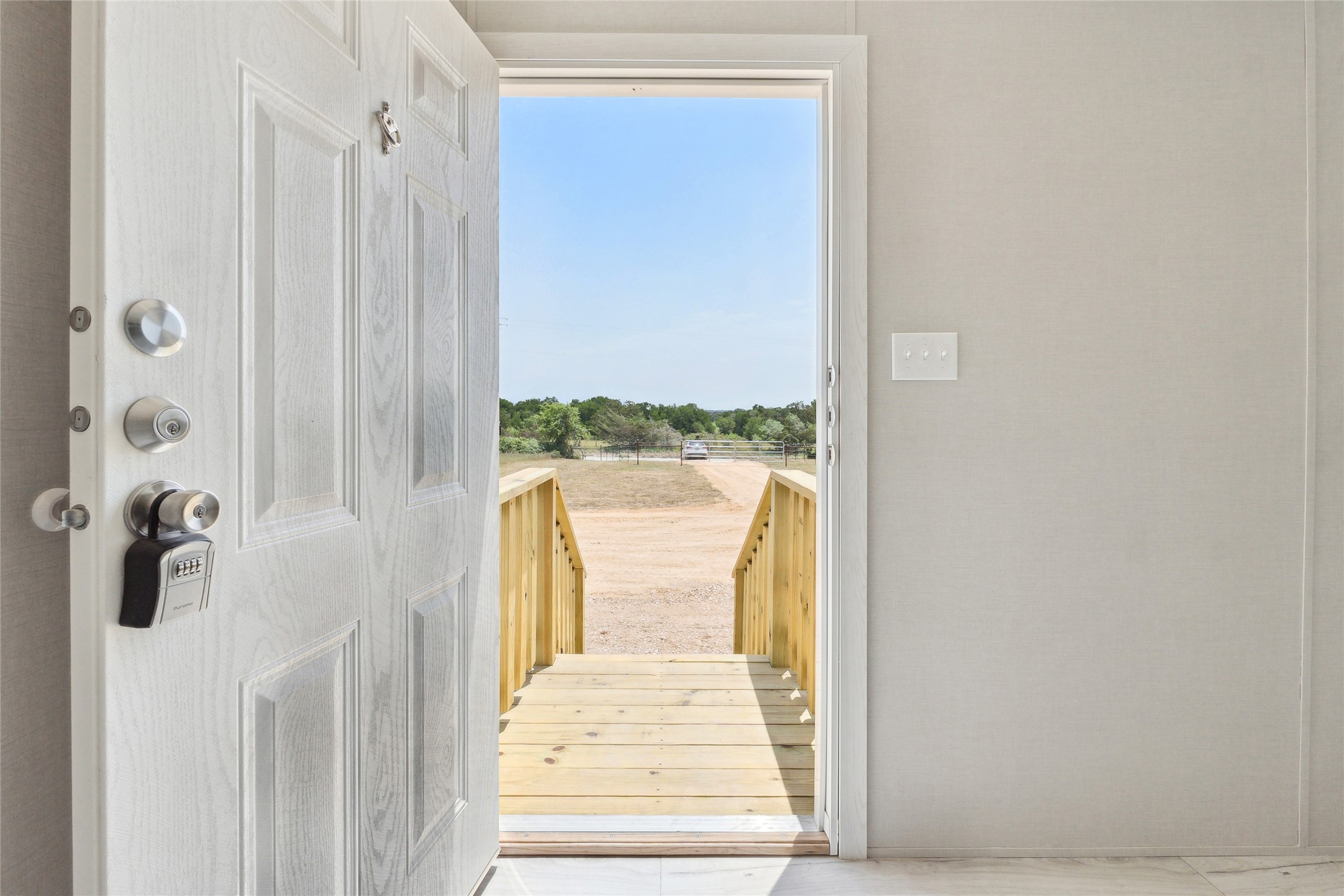 1287 Cr 402 Roads, Unit LOT 17 Flatonia, TX 78941 - Photo 10 of 37 View of entryway