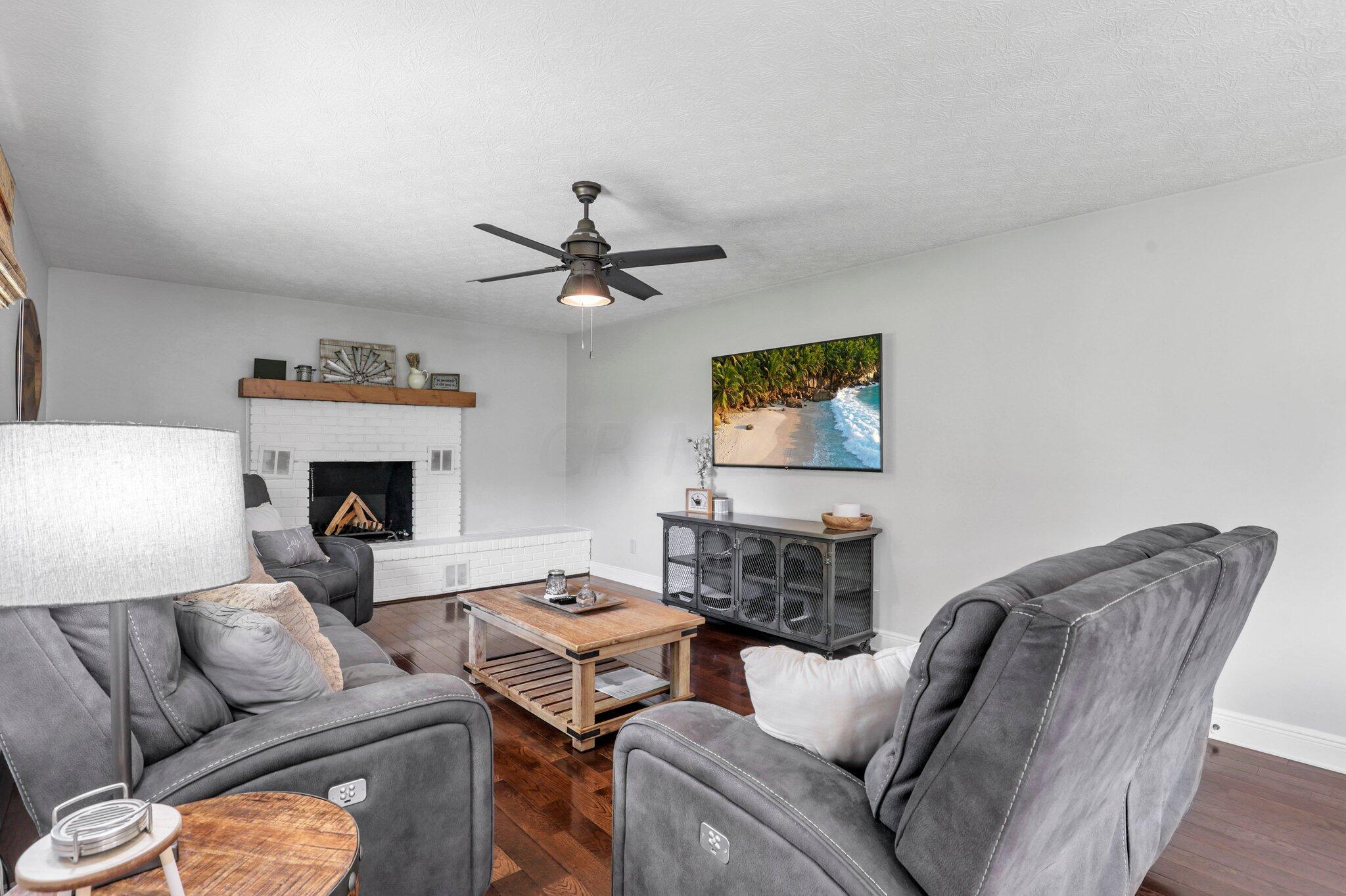 5615 Stemen Road Pickerington, OH 43147 - Photo 23 of 53 Family Room