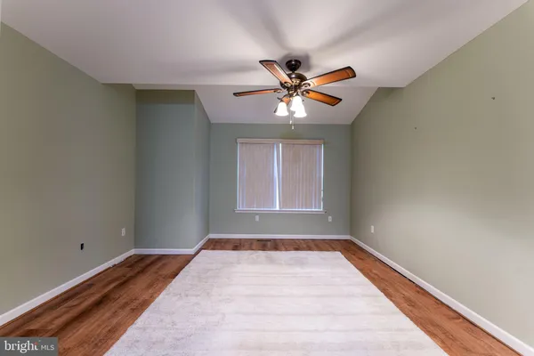 a view of empty room with window