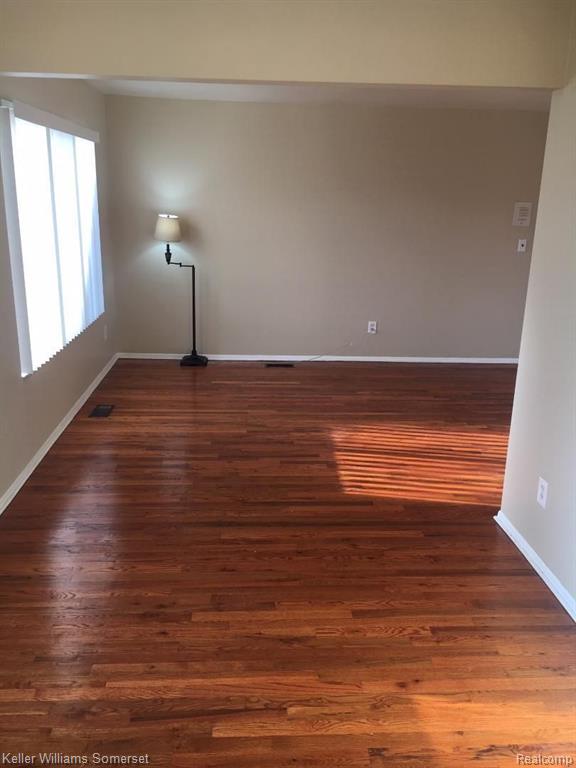 29400 Hoover Road Warren, MI 48093 - Photo 13 of 35
