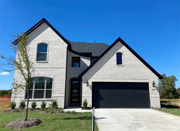 $454,000 | 310 Devonshire Drive, Greenville, TX 75401