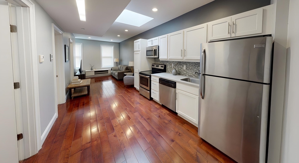 9 Anderson Street, Unit 5F Boston, MA 02114 - Photo 2 of 8