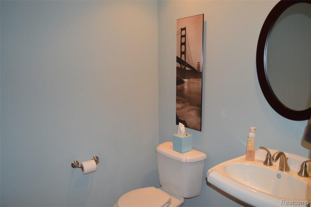 1726 Spring Creek Drive Rochester, MI 48306 - Photo 7 of 41 DSC_4135.JPG