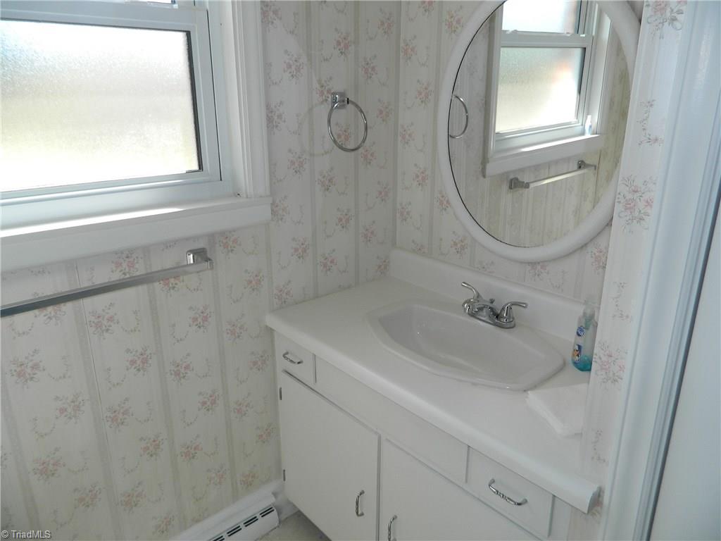 806 East Fairfield Road High Point, NC 27263 - Photo 12 of 18 Gallery Image 12