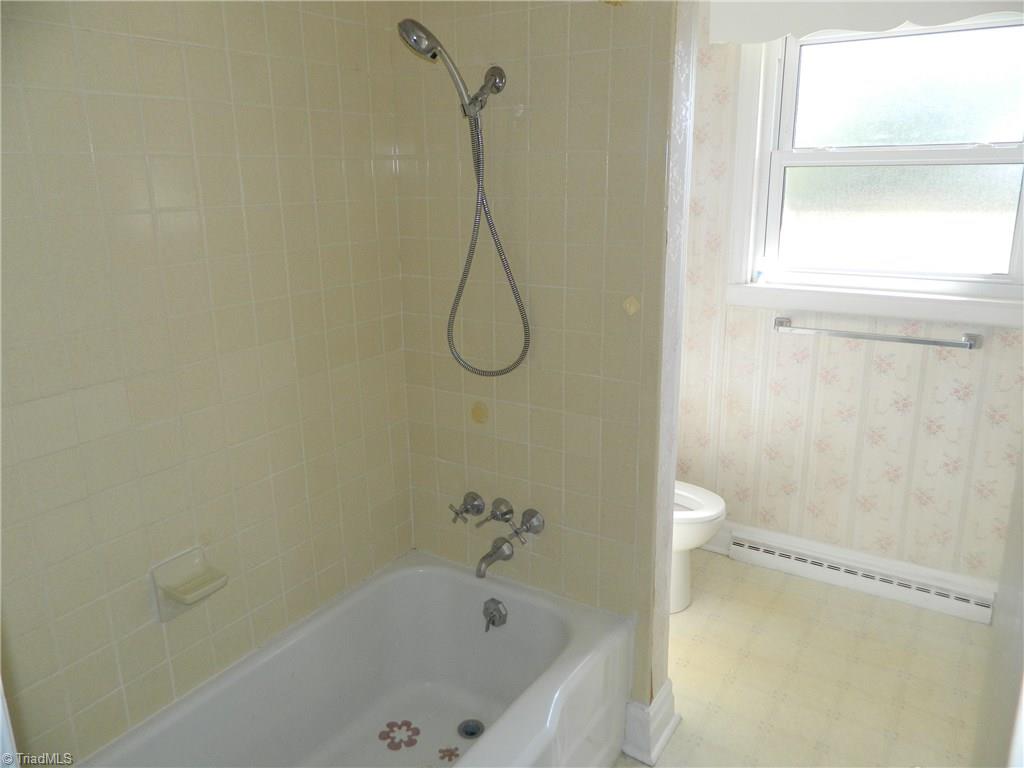 806 East Fairfield Road High Point, NC 27263 - Photo 14 of 18 Gallery Image 14