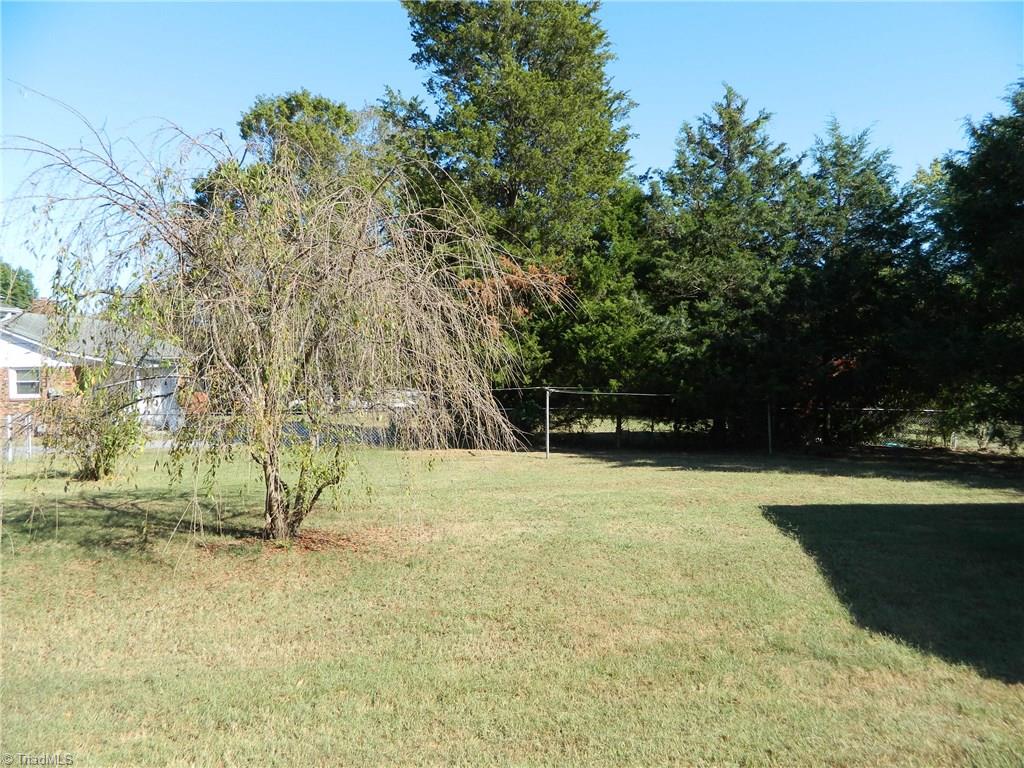 806 East Fairfield Road High Point, NC 27263 - Photo 5 of 18 Gallery Image 5