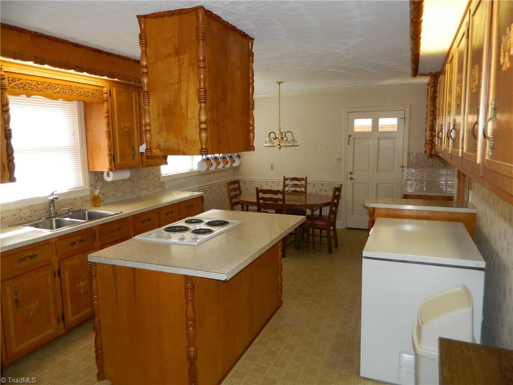 806 East Fairfield Road High Point, NC 27263 - Photo 6 of 18 Gallery Image 6