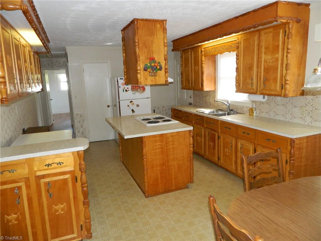 806 East Fairfield Road High Point, NC 27263 - Photo 8 of 18 Gallery Image 8